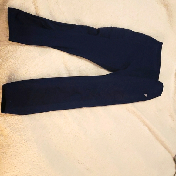 Navy medium fabletics leggings - Picture 2 of 2